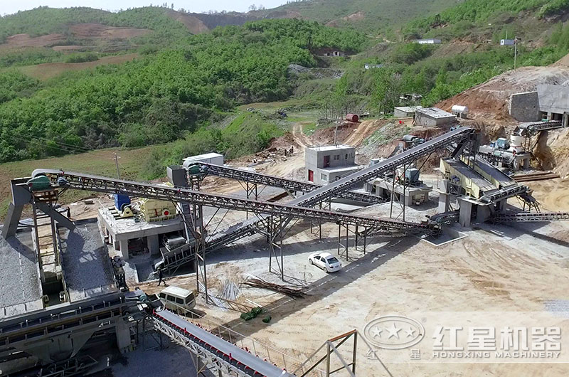 南陽(yáng)生產(chǎn)現(xiàn)場(chǎng)，根據(jù)產(chǎn)量搭配生產(chǎn)線設(shè)備