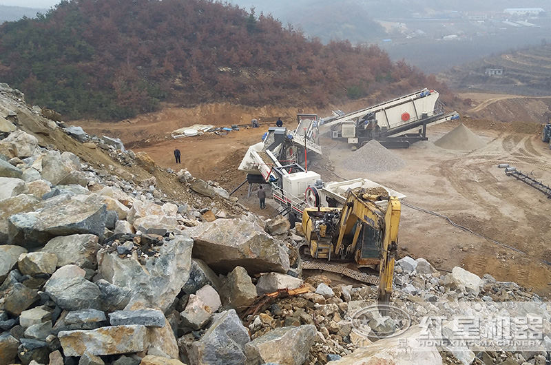 湖南移動小型碎石機(jī)生產(chǎn)作業(yè)現(xiàn)場，可就近安排參觀